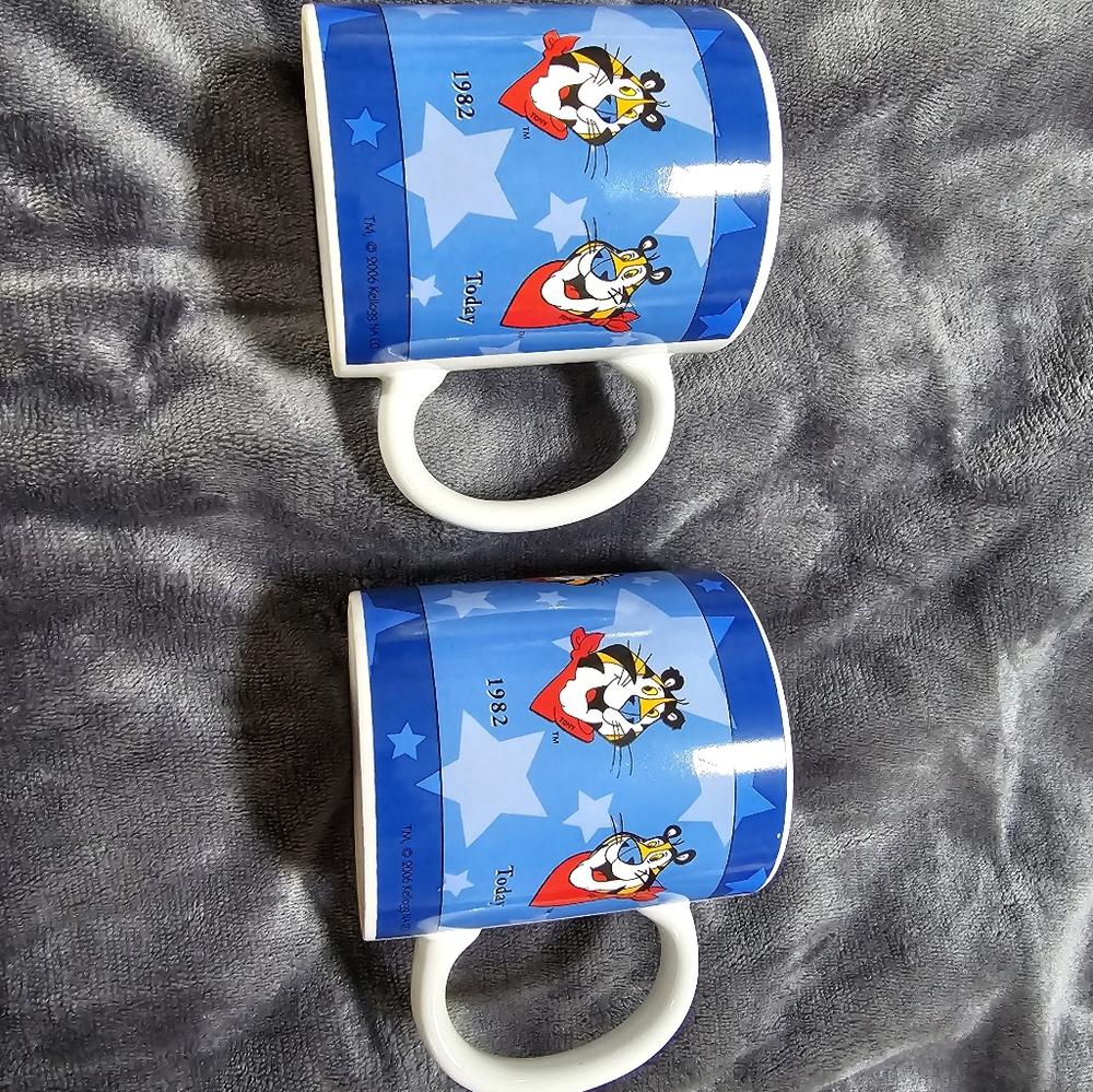 2 kelloggs mugs
